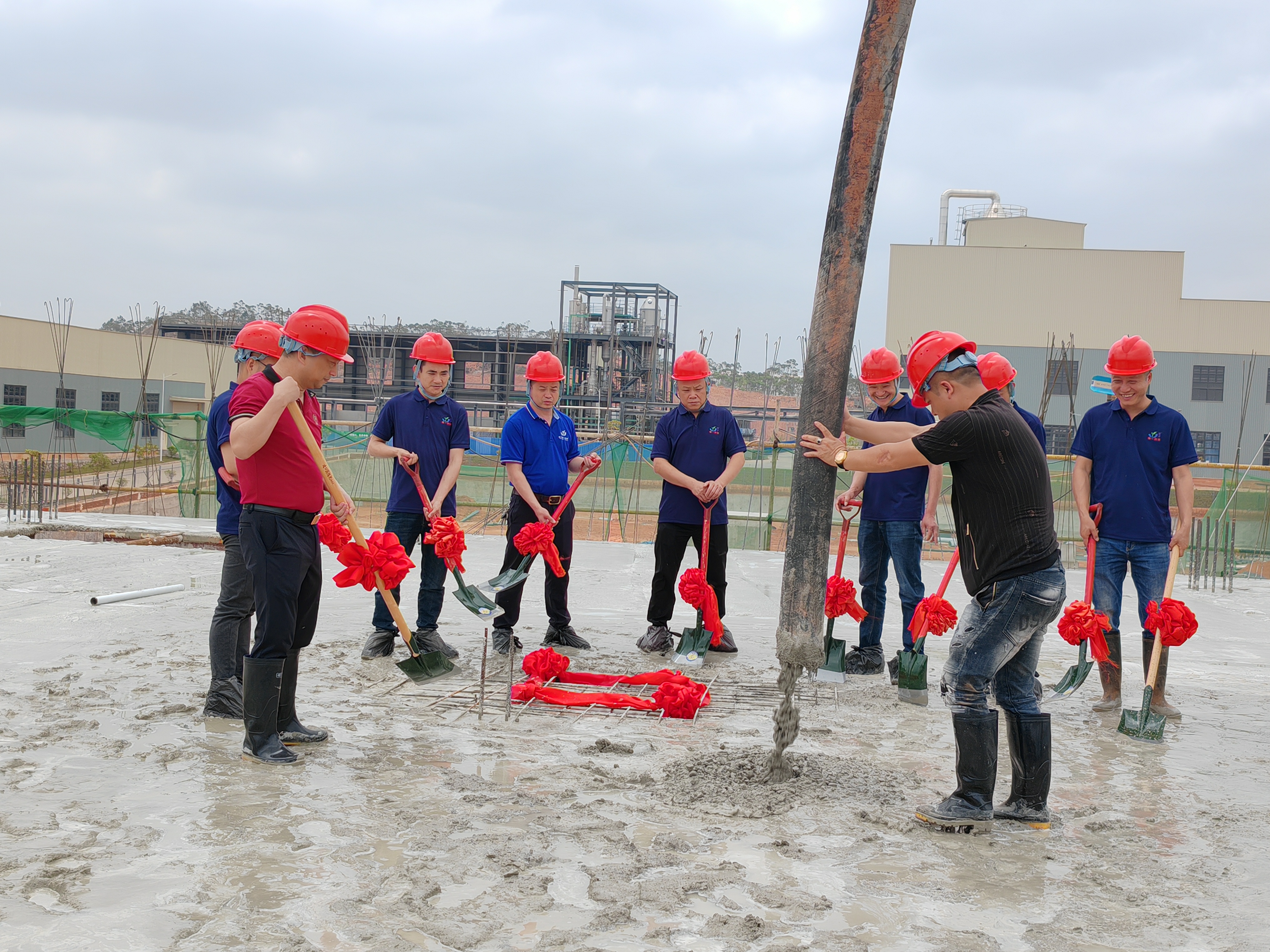 主體結構順利封頂大吉 主體結構順利封頂大吉